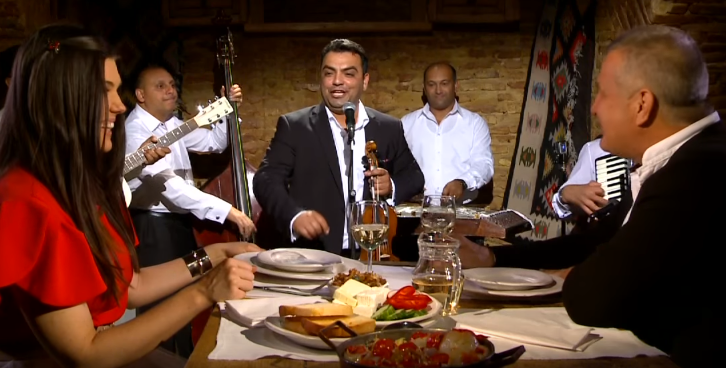 De n-ar fi ochi şi sprâncene