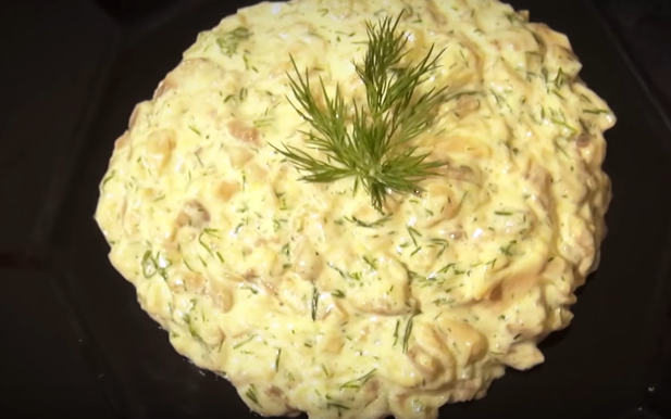 Salată de Ciuperci cu Maioneză și Usturoi